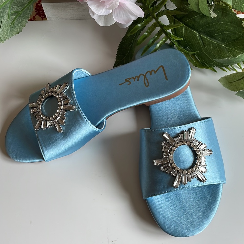 Lulu’s women sandals,size 7,color blue